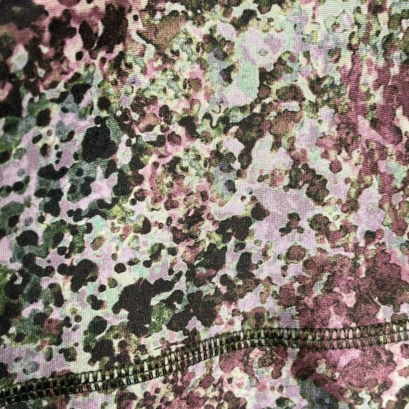 Fabletics Reversible Sports Bra Small Green Camo Print Workout Top - Picture 5 of 7